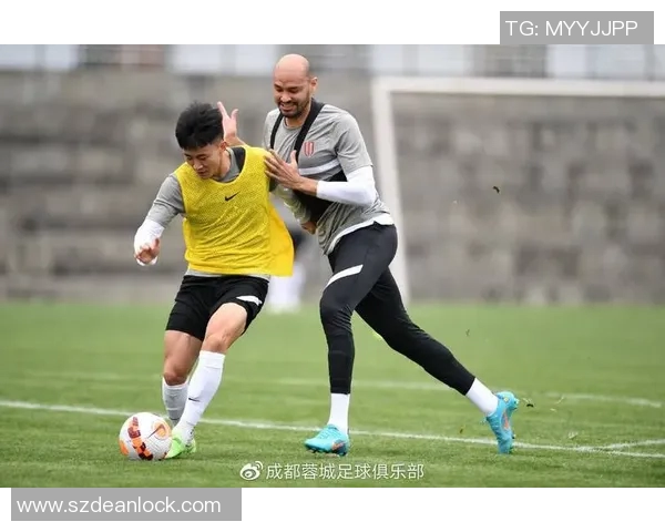 成都攀岩队中路突破战术解析与实战应用探讨