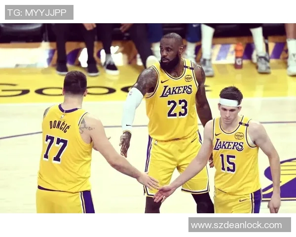 勇士与湖人激战再起谁能在这场对决中笑到最后